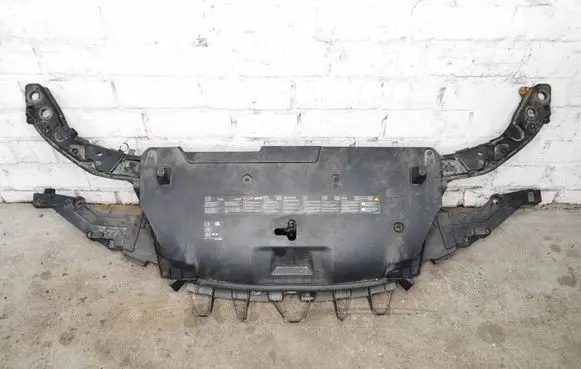Renault Laguna III Radiator support slam panel