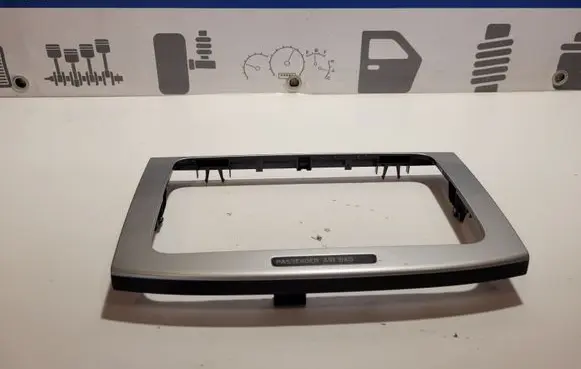 Volkswagen PASSAT B6 Radio/GPS head unit trim 3C0858069M