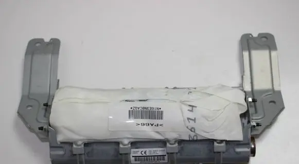 Mitsubishi ASX Knee airbag 7030A562 B6N44HHAFG81 0080P1100016