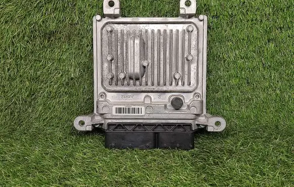 Mercedes-Benz C W204 Engine control unit/module ECU A6519007500 A0064461540