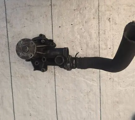 Hyundai H200 Water pump 