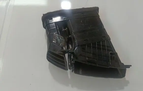KIA Ceed Dash center air vent grill 974801H000 97480-1H000