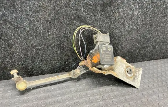 Mercedes-Benz S W220 Front height sensor lever A0105427617