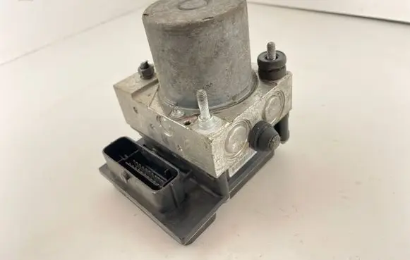 Seat Exeo (3R) ABS Pump 8E0910517H 8E0614517BF