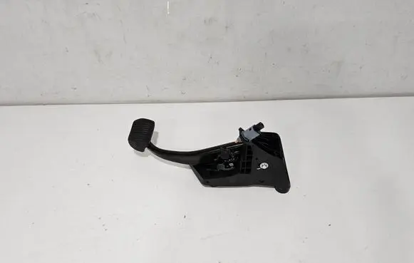 Polestar 4 Brake pedal 80018202 P6608142765 6608142765