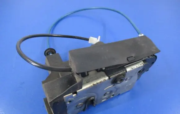 Fiat Croma Front door lock 51825961