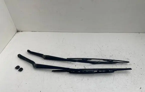 Toyota Avensis T220 Front wiper blade arm 8521105051 8522105051