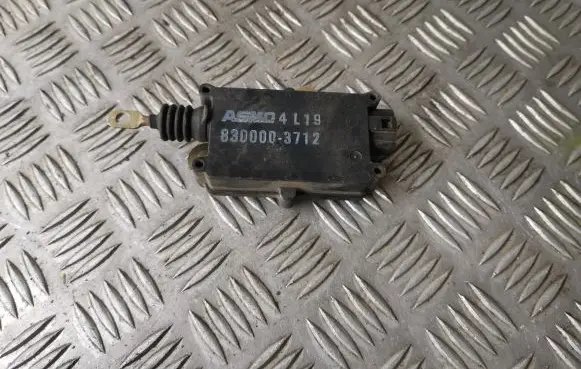 Mazda 626 Central locking motor 8300003712