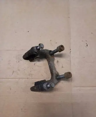 Seat Altea XL Brake caliper pad carrier rear 