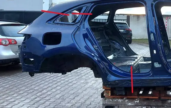 Mercedes-Benz EQC Rear quarter panel 