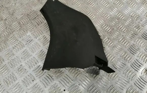 Foot area side trim