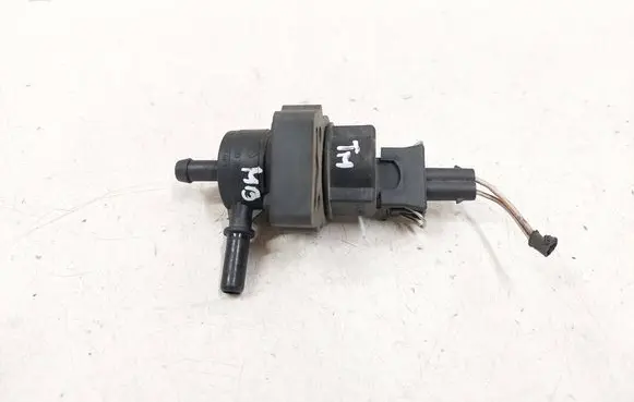 Mercedes-Benz ML W164 Turbo solenoid valve A0004703993