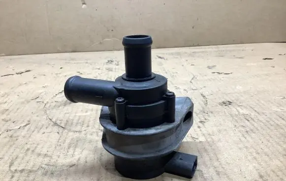 Volkswagen PASSAT B6 Electric auxiliary coolant/water pump 1K0965561F