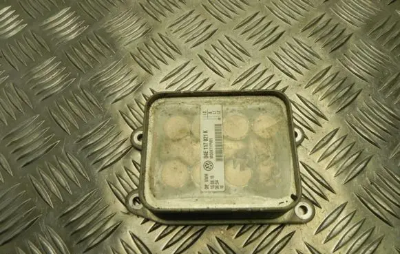 Engine oil radiator