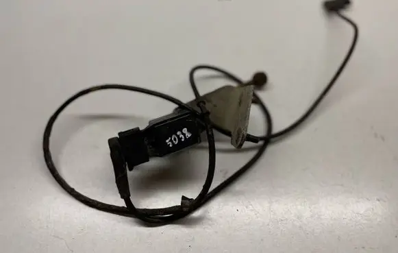 Mercedes-Benz E W211 Air suspension front height level sensor 