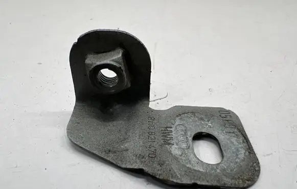 Audi A4 S4 B9 Fender mounting bracket 8W0821470