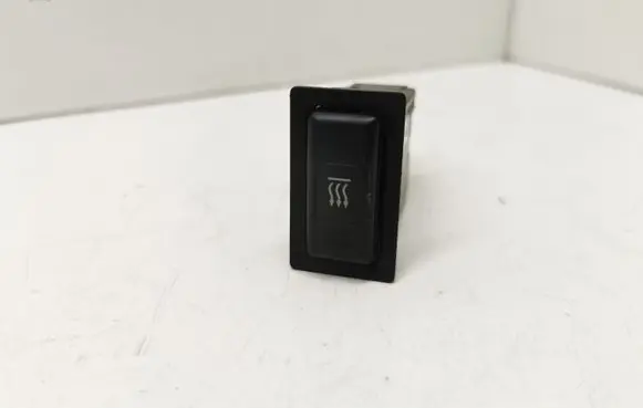 Toyota Avensis T220 Windscreen/window heater switch 153337