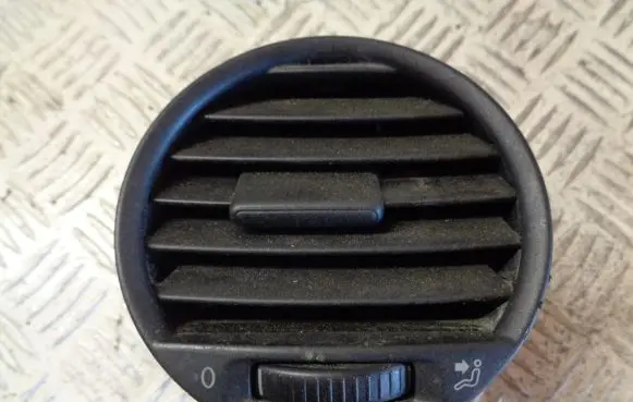 Volkswagen Caddy Dashboard side air vent grill/cover trim 2K0819703B