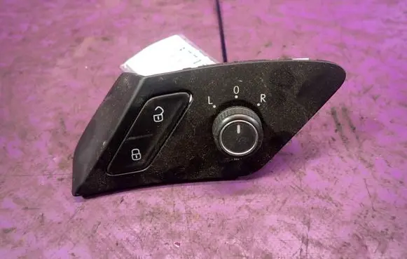 Volkswagen Golf VII Wing mirror switch 
