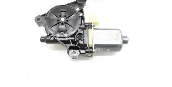 Audi Q7 4M Rear door window regulator motor 820959801