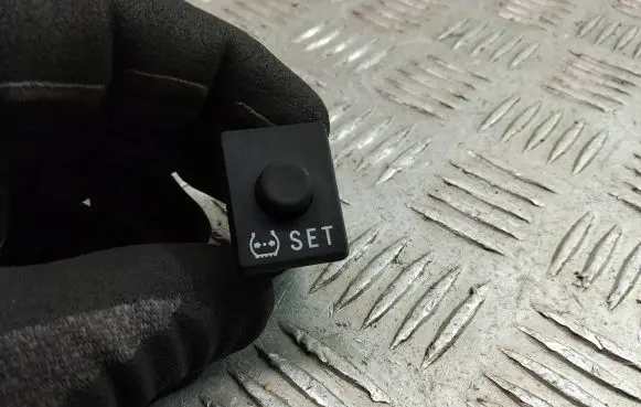 Lexus LS 460 - 600H Other switches/knobs/shifts 15A257