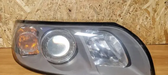 Volvo V50 Headlight/headlamp 20B032