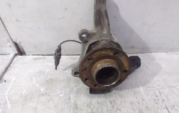 Opel Signum Front wheel hub spindle knuckle
