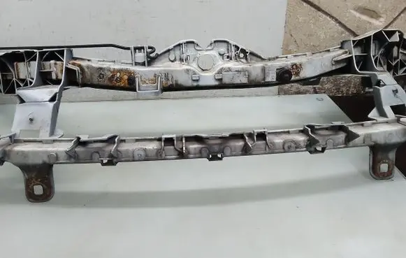 Ford Focus ST Radiator support slam panel M518B041