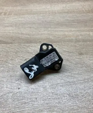 Volkswagen Tiguan Air pressure sensor 038906051C 0281002401