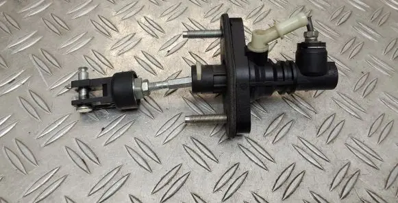 Toyota Avensis T270 Clutch master cylinder 3142002031