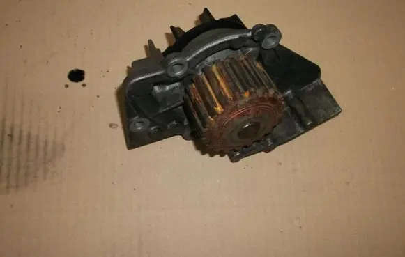 Peugeot 807 Water pump 