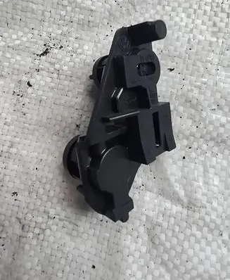 Volkswagen Tiguan Tail light bulb cover holder 5N0945259A 179632 M16M