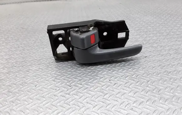 Toyota RAV 4 (XA20) Front door interior handle