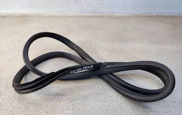 Mercedes-Benz GLC C253 Front door rubber seal 