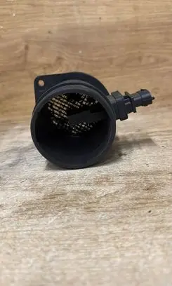 Volvo V70 Mass air flow meter 30677999