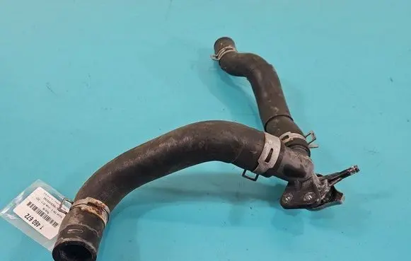 Engine coolant pipe/hose