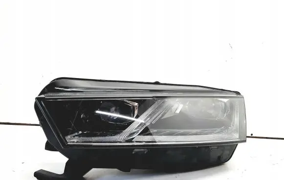 Skoda Octavia Mk4 Headlight/headlamp 5E4941015A