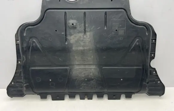 Audi A5 Engine splash shield/under tray 5Q0825236