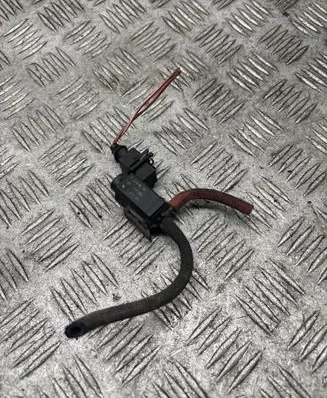 BMW X1 E84 Turbo solenoid valve 70231800 11T284 7810831