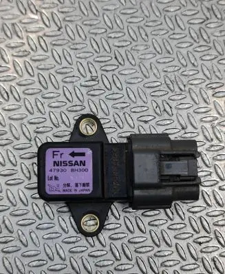 Nissan X-Trail T30 ESP acceleration yaw rate sensor 479308H300
