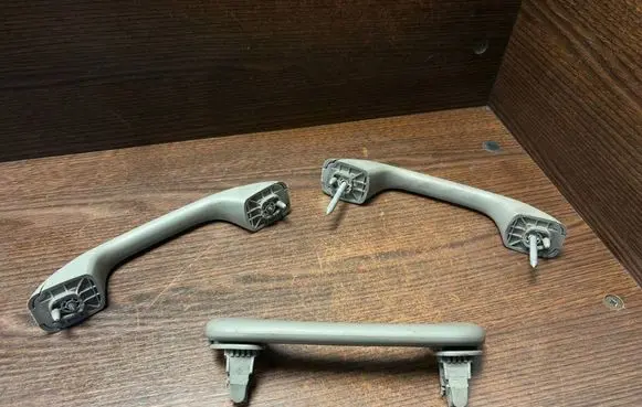 Opel Vivaro Front interior roof grab handle 8200000099 98193