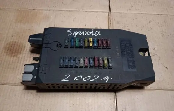 Mercedes-Benz E W212 Fuse module A9015400150 29082002 0473501