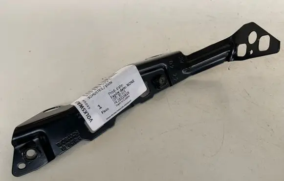 Audi A3 S3 8V Fender mounting bracket 8V0821092C