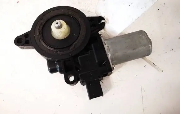Mazda 6 Rear door window regulator motor D6515858X