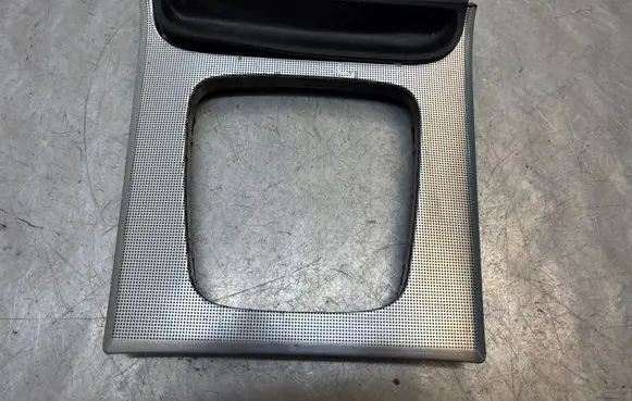 Volvo XC90 Gear shifter surround trim plastic 30695664