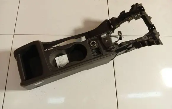 Ford Focus Center console BM51A045M62AEW