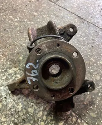 Renault Megane II Front wheel hub