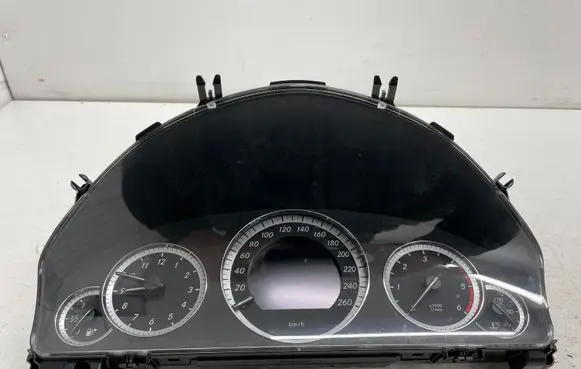 Mercedes-Benz E W212 Speedometer (instrument cluster) A2129001010