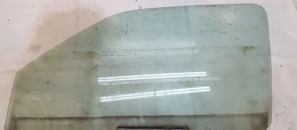 Ford Fiesta Front door window glass four-door