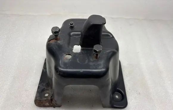 Opel Frontera B Spare wheel mounting bracket 